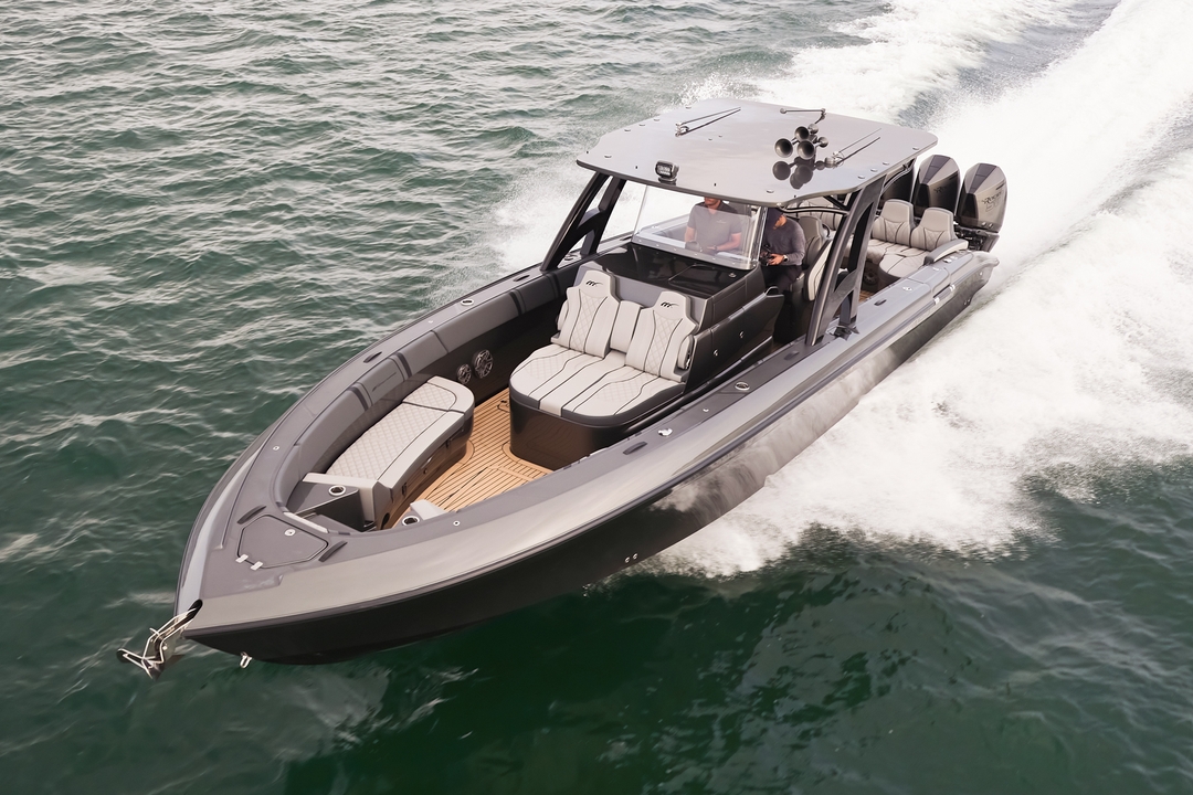 37′ Open | Midnight Express Boats | High Performance Center Console