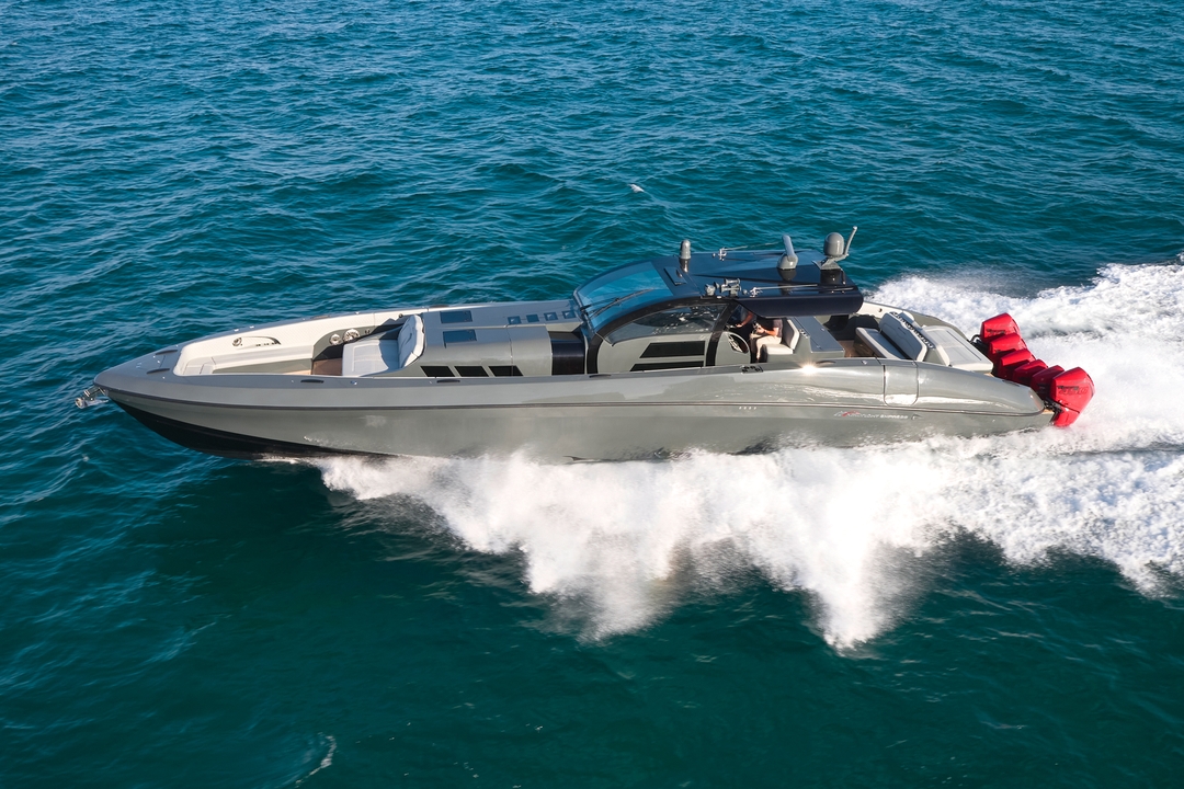 60 Pied A Mer Midnight Express High Performance Center Console 60 Pied A Mer Midnight Express High Performance Center Console